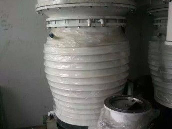 二手真空連續(xù)鍍膜機(jī)設(shè)備回收與銷(xiāo)售 深圳多弧磁控鍍膜機(jī)及空調(diào)制冷設(shè)備循環(huán)利用